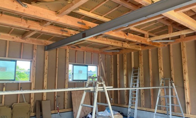 建物基礎、物置も進行中！！