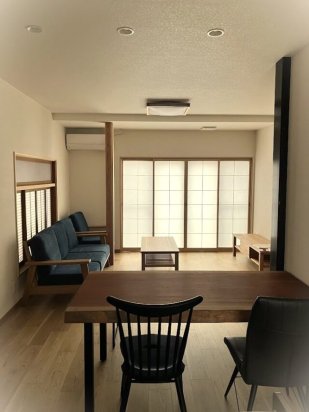 ダイニングテーブル