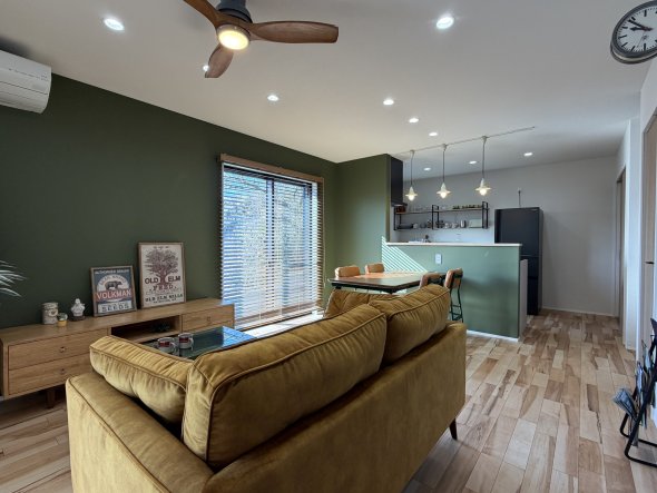 DULTONグッズの遊び心あふれるリビング