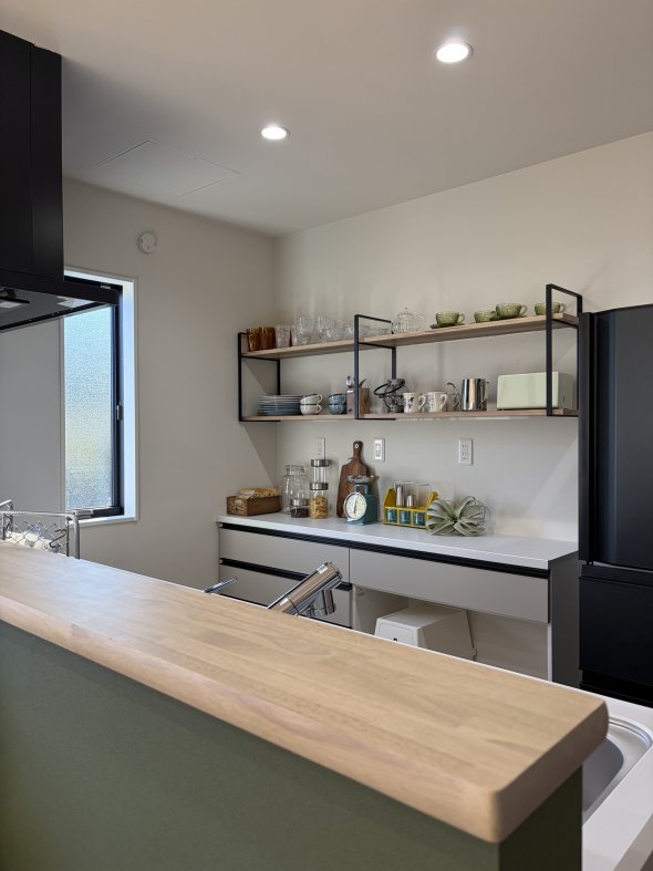 収納充実のキッチン